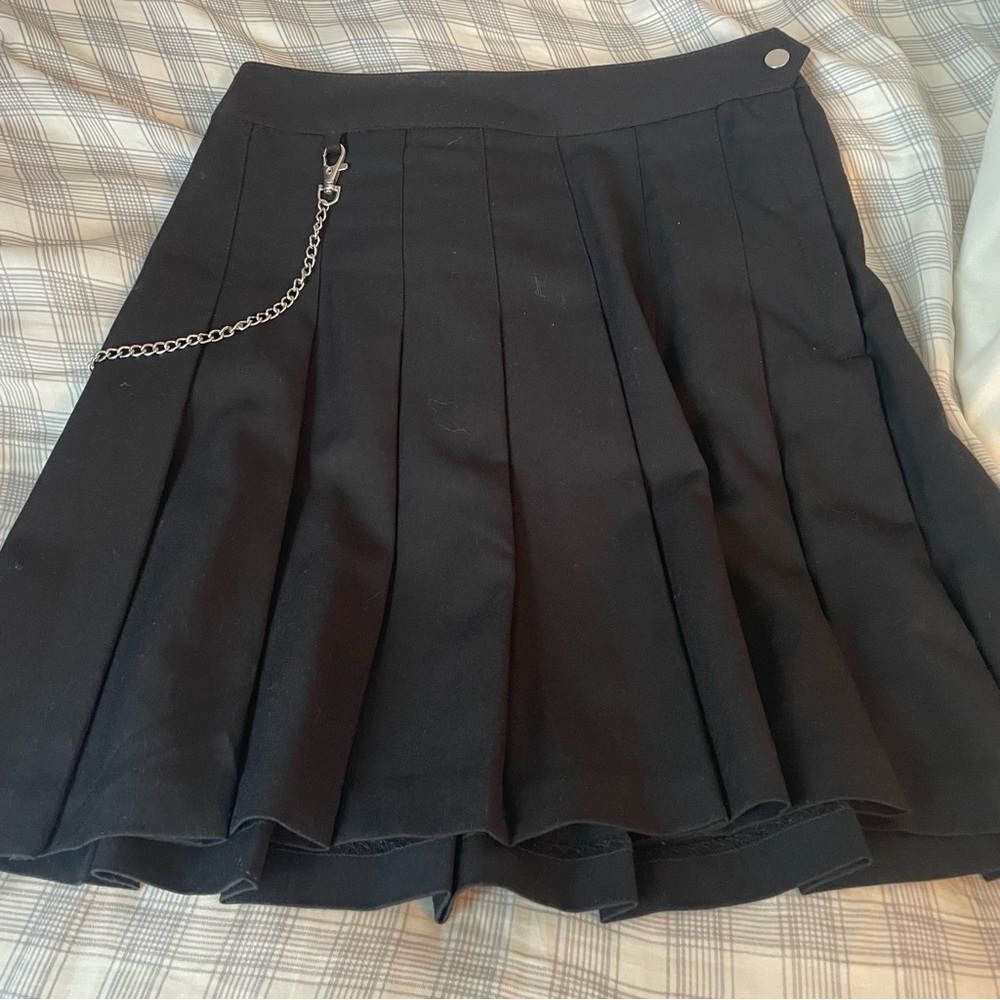 H&M Black Mini Skater Skirt with Pleats